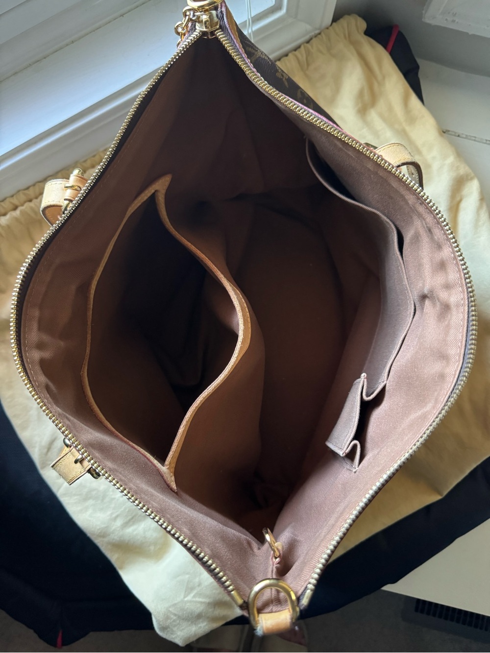 Louis Vuitton Palermo GM Monogram Tote - Picture 7 of 11